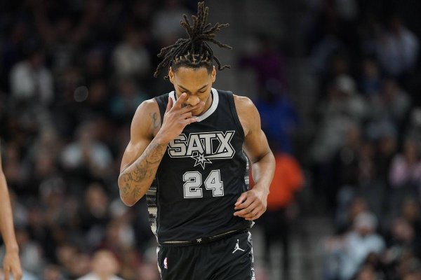 最新股票配资app官网 从马刺老大变成球队“配角”！打了6年NBA，他总算找到自己的定位